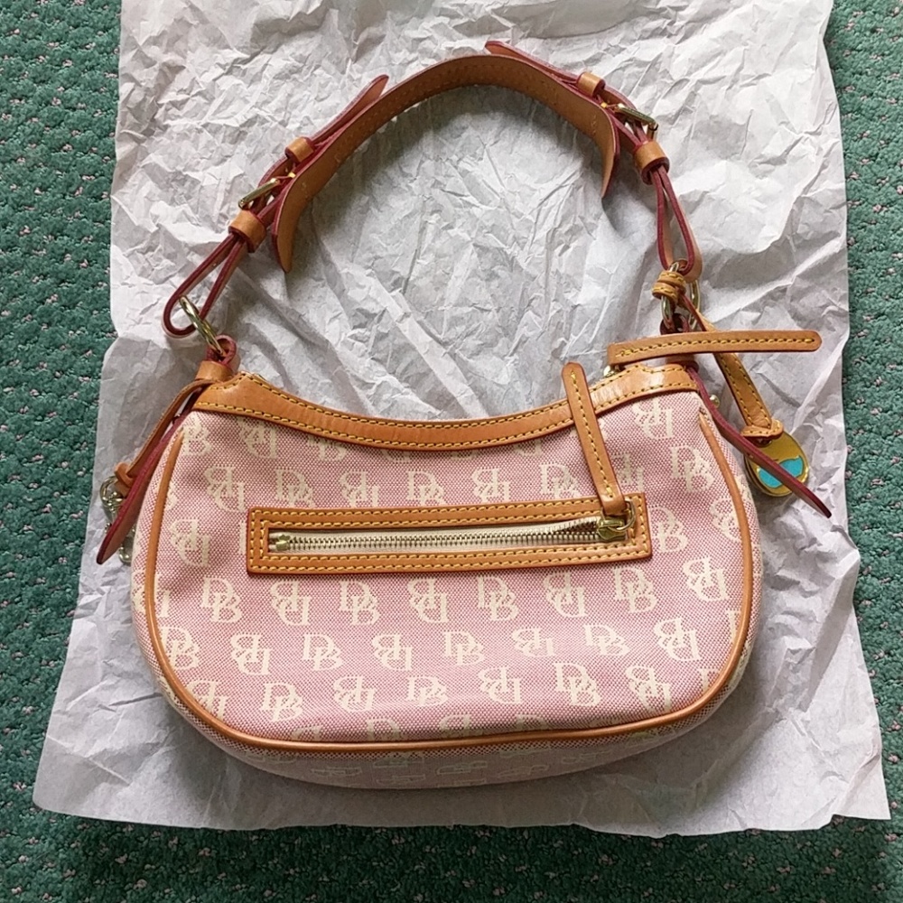 Dooney & Bourke Purse.